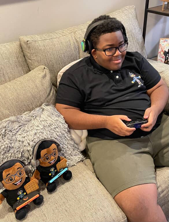 Living Lathan - 9" Plush